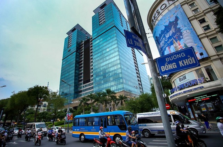 Vietnam Business & Weather Briefing (Oct 27): 8 more housing projects in Hanoi accept expat owners