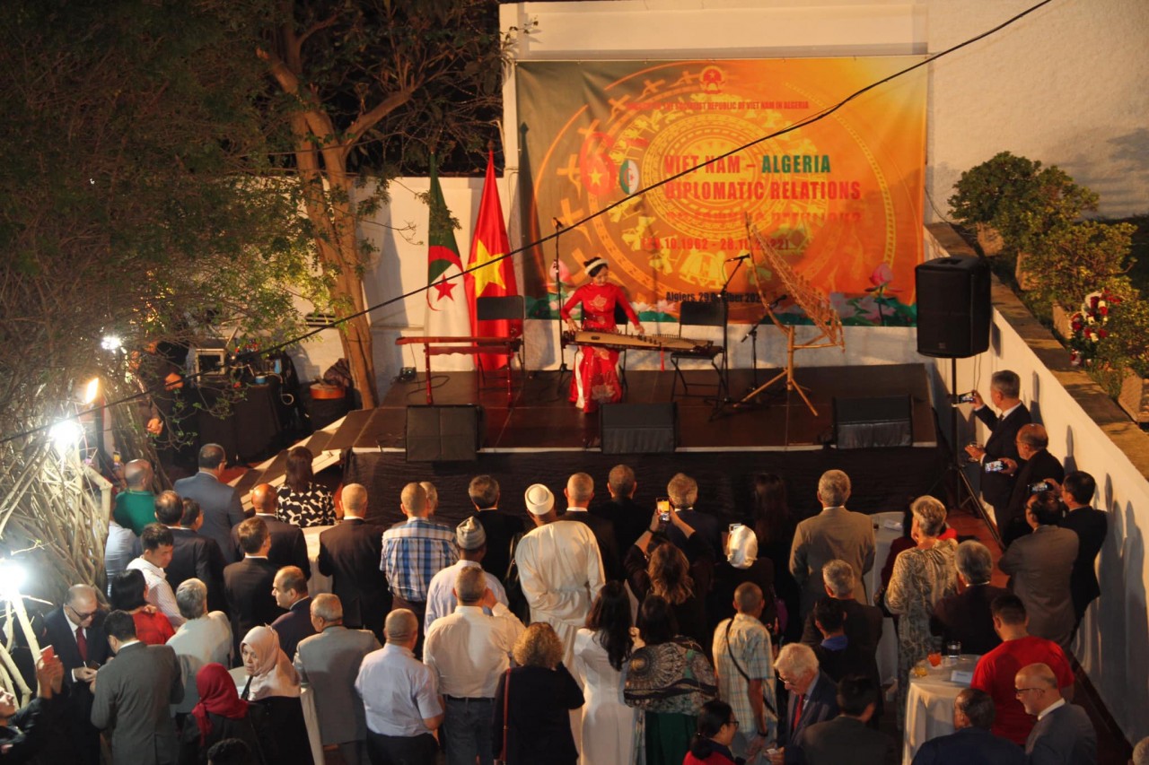 Vietnam's art performance at the event. Source: Vietnamese Embassy in Algeria  