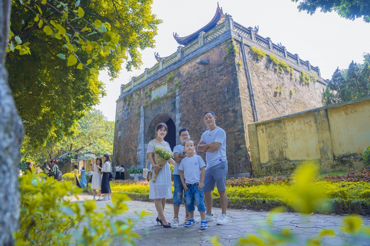 Peaceful Moments Throughout Tranquil Hanoi