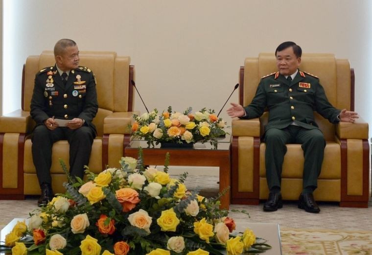 Deputy Defence Minister Sen. Lt. Gen. Hoang Xuan Chien and Commander-in-Chief of the Royal Thai Army Gen. Narongpan Jittkaewtae. Source: qdnd.vn