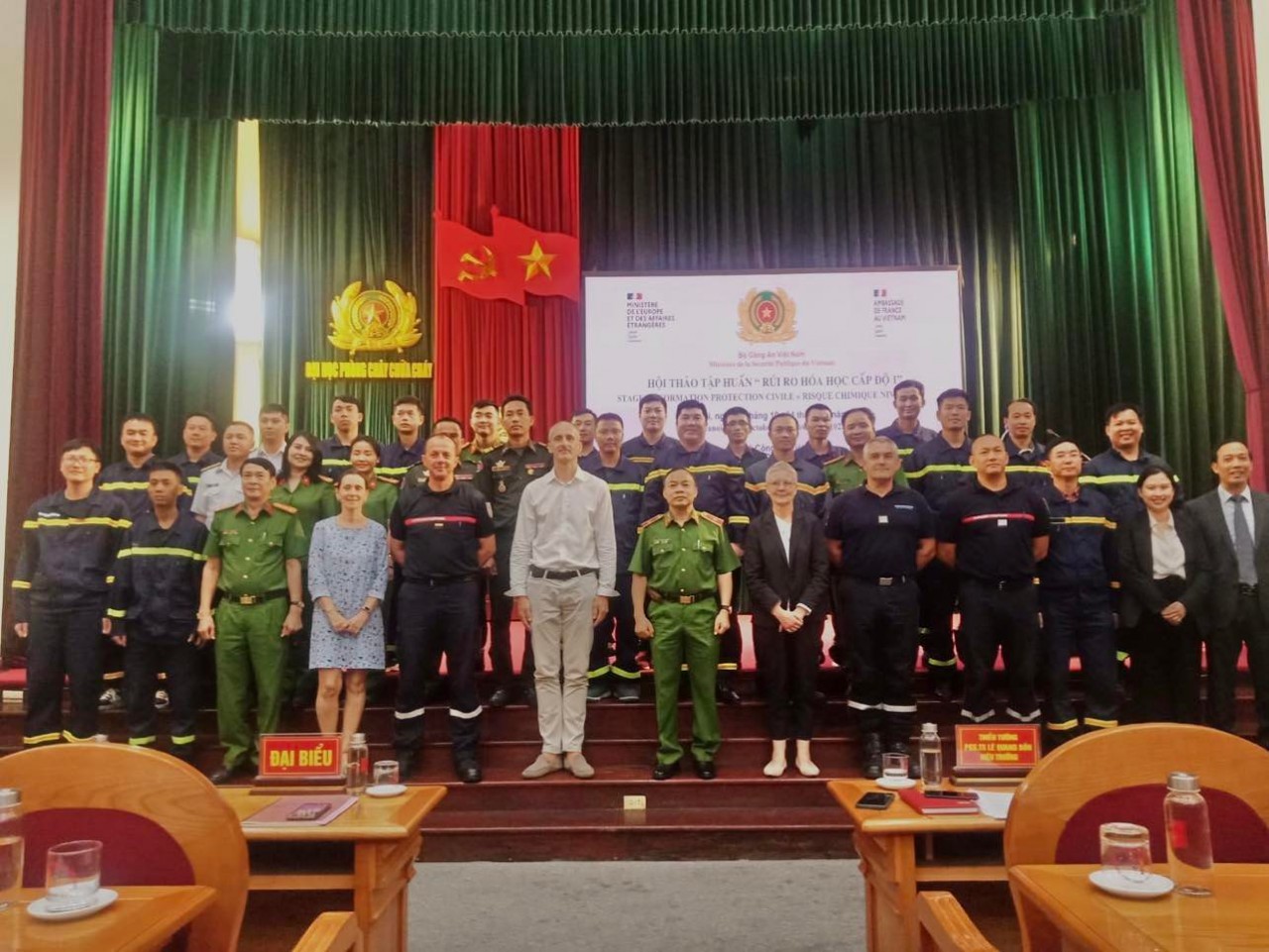 The training aims to help Vietnamese and Cambodian firefighters better cope with accidents in industrial zones or in the process of transporting chemicals.