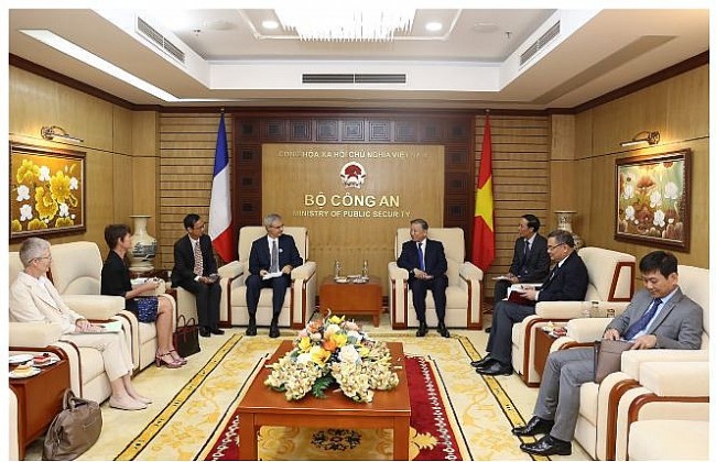 Law Enforcement Bodies of Vietnam, France Beef Up Cooperation