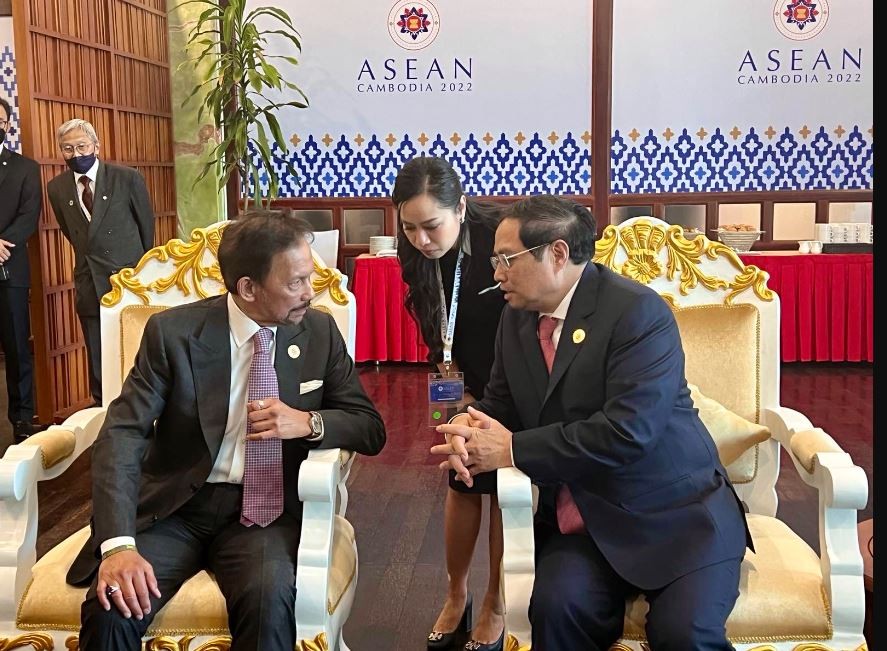 prime minister meet asean leaders on sideline of asean summits