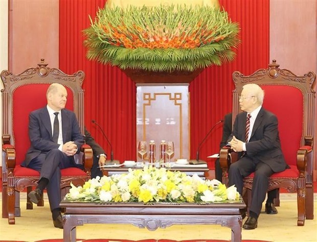 German Chancellor Meets Vietnamese Top Leaders