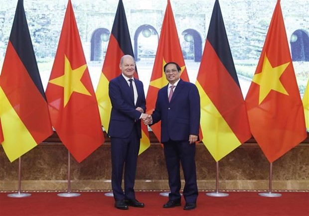 German Chancellor Meets Vietnamese Top Leaders