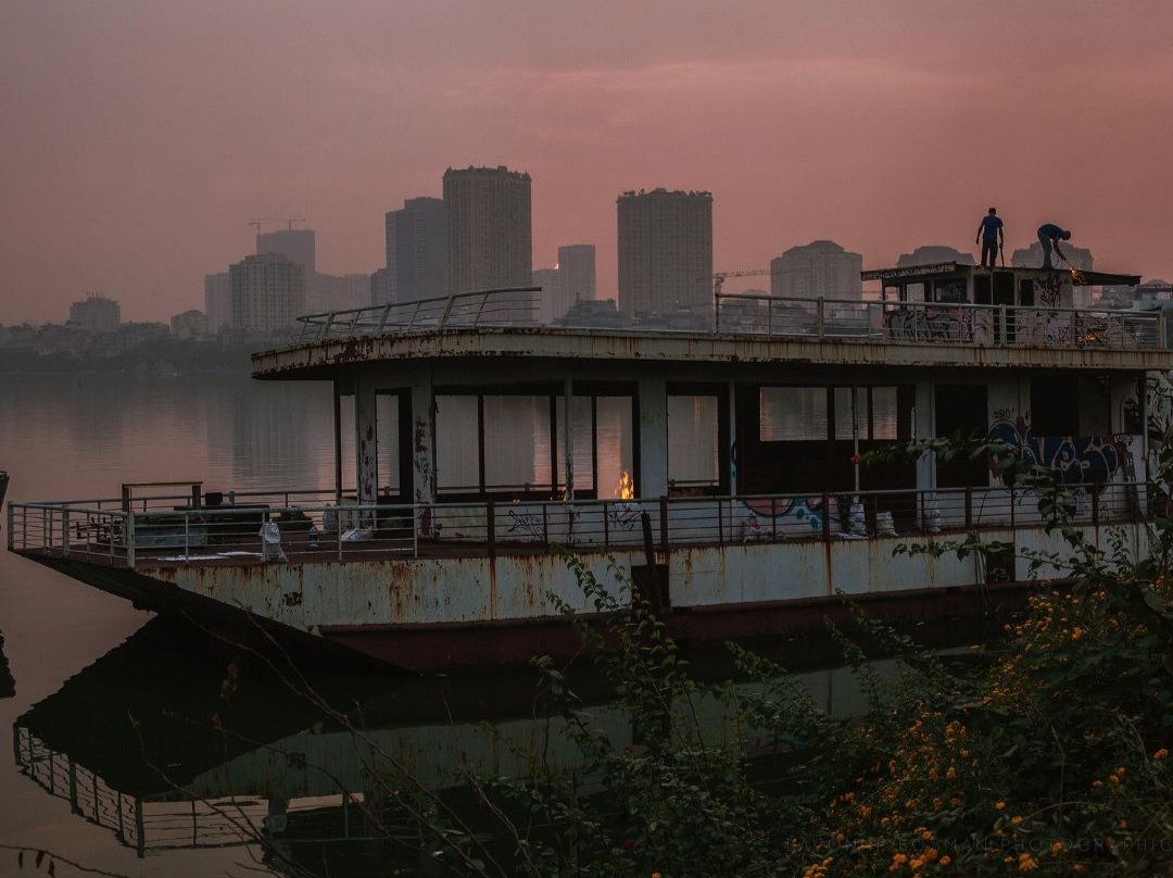 The Final Days of Tay Ho's Ghost Ships