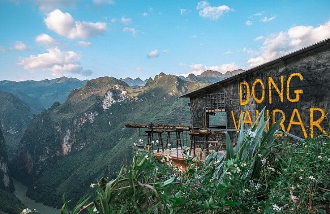 Three Coffee Shops with Beautiful Scenery in Ha Giang