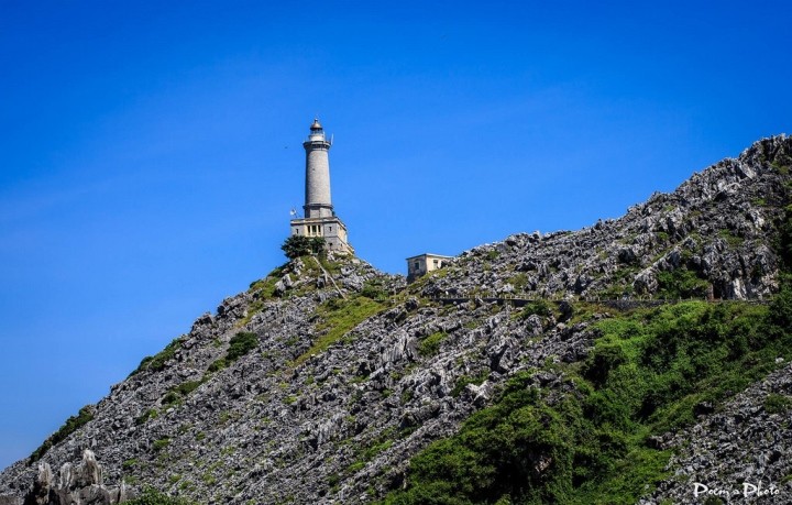 Long Chau Lighthouse has existed for 128 years.(Photo: Poem’s photo)