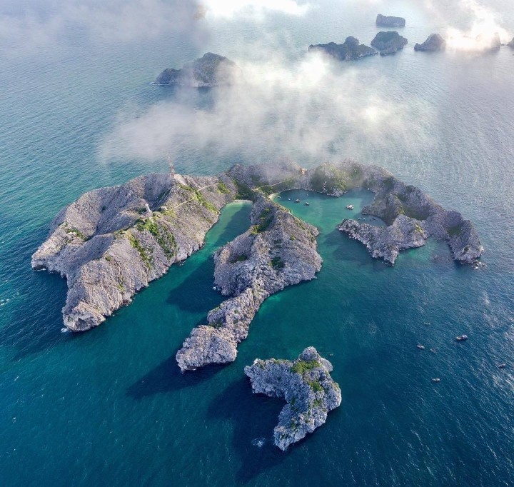 Unspoiled Long Chau Island in Lan Ha Bay.(Photo: @letuananh/ Instagram)