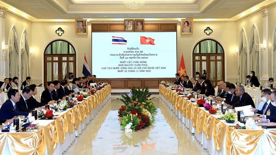 An overview of the high-level talks in Bangkok on November 16 between Prime Minister Prayut Chan-o-cha and visiting President Nguyen Xuan Phuc. Photo: VOV