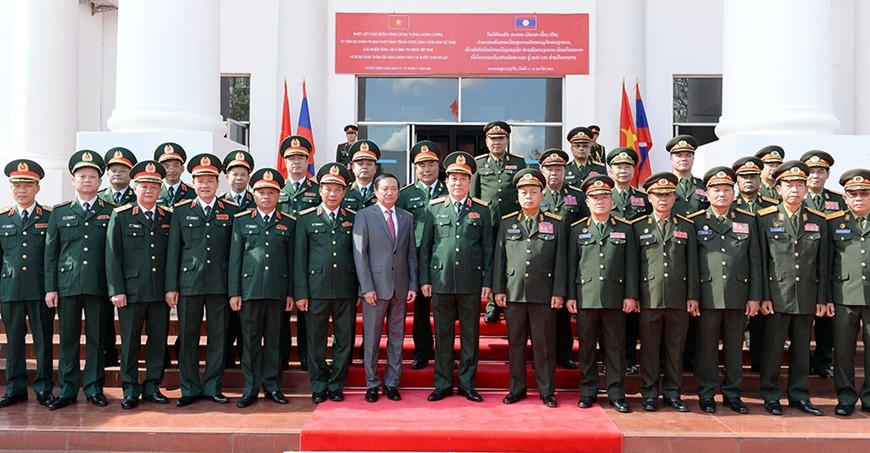 General Department of Politics' Head Visits Laos