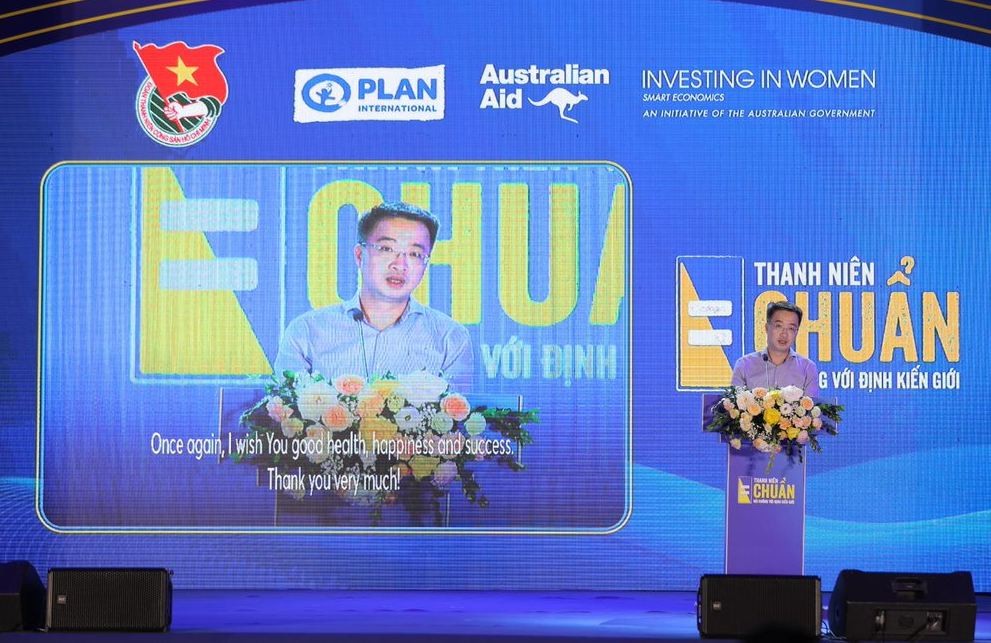Nguyen Tuong Lam, Secretary of the Central Committee of Ho Chi Minh Communist Youth Union speaks at the event. 
