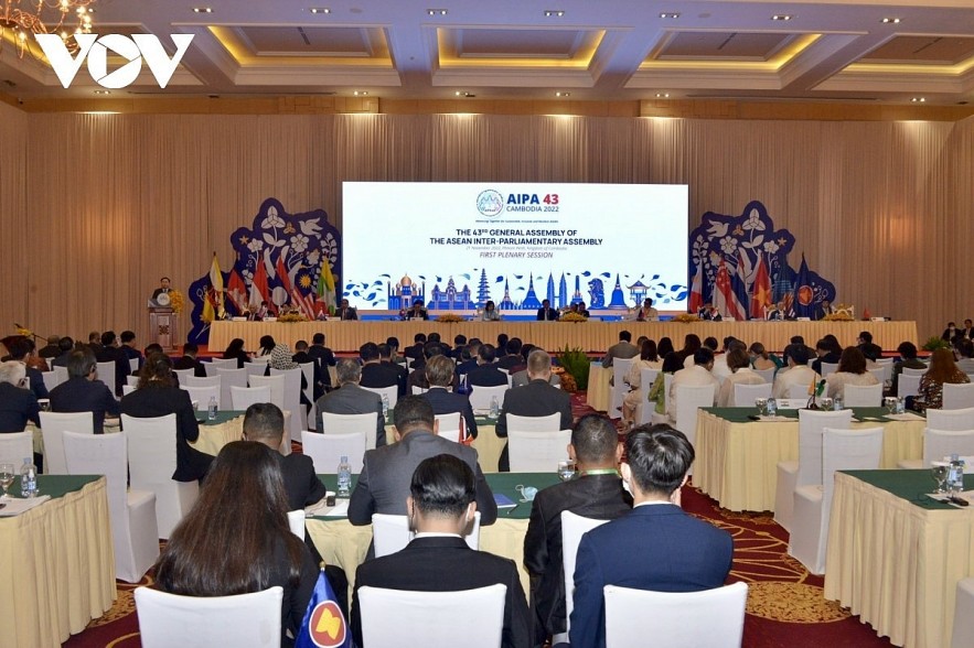 NA Leader Underlines Reinforcing Solidarity and ASEAN's Centrality at AIPA-43