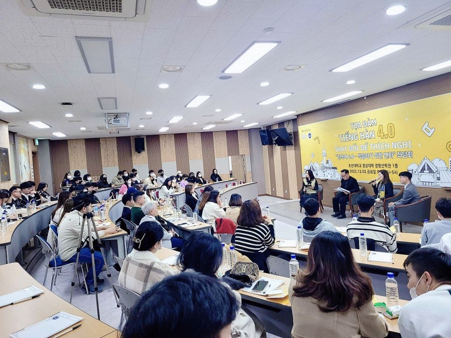 Vietnamese Students Study Korean in RoK