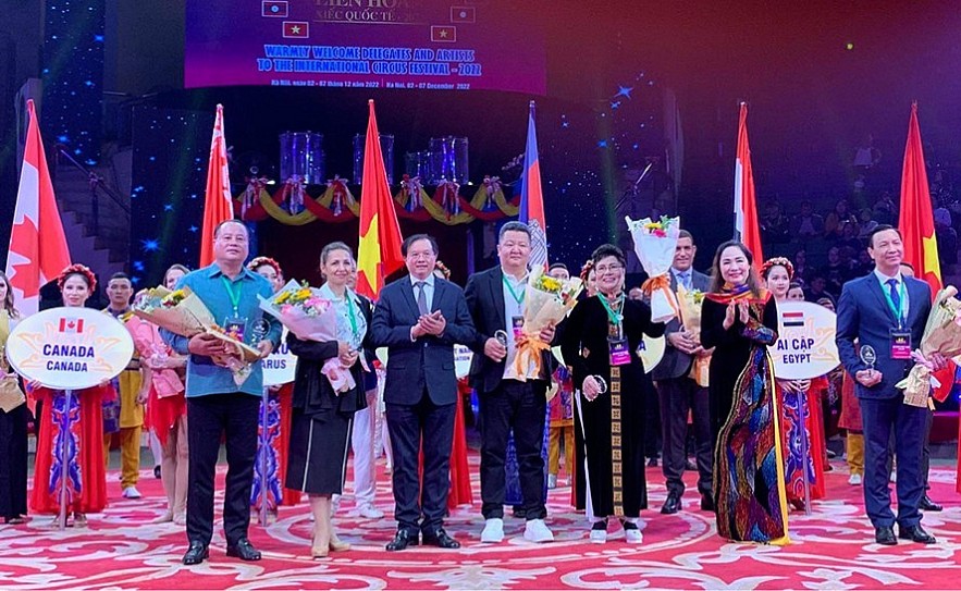 The International Circus Festival Opens in Hanoi
