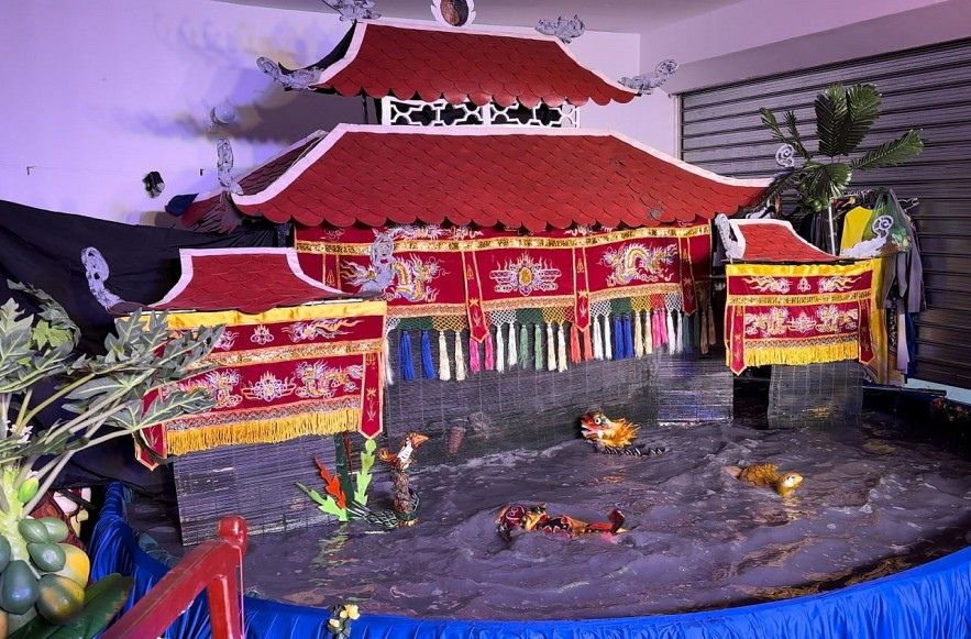 Vietnamese Water Puppetry Debuts in Paris