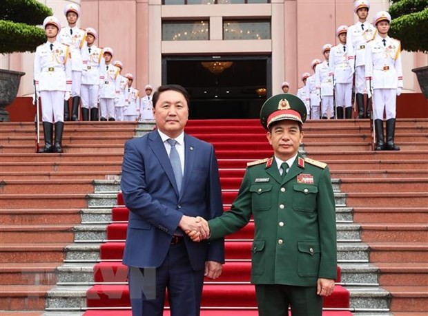 Vietnam Int’l Defence Expo 2022: Mongolian Defence Delegation Welcomed in Hanoi
