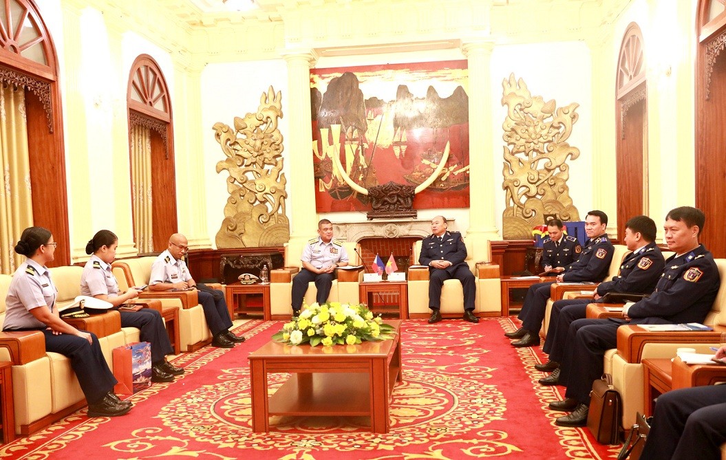 VCG Commander Maj. Gen. Le Quang Dao and Coast Guard Vice Admiral Rolando Lizor N Punzalan Jr., Deputy Commander for Administration, Philippine Coast Guard, co-chaired the meeting. Photo: canhsatbien.vn