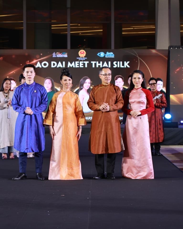 Vietnamese Ambassador to Thailand Phan Chi Thanh and his spouse at the event.