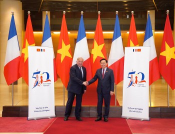 French Senate President Leaves Hanoi, Wrapping up Vietnam Visit