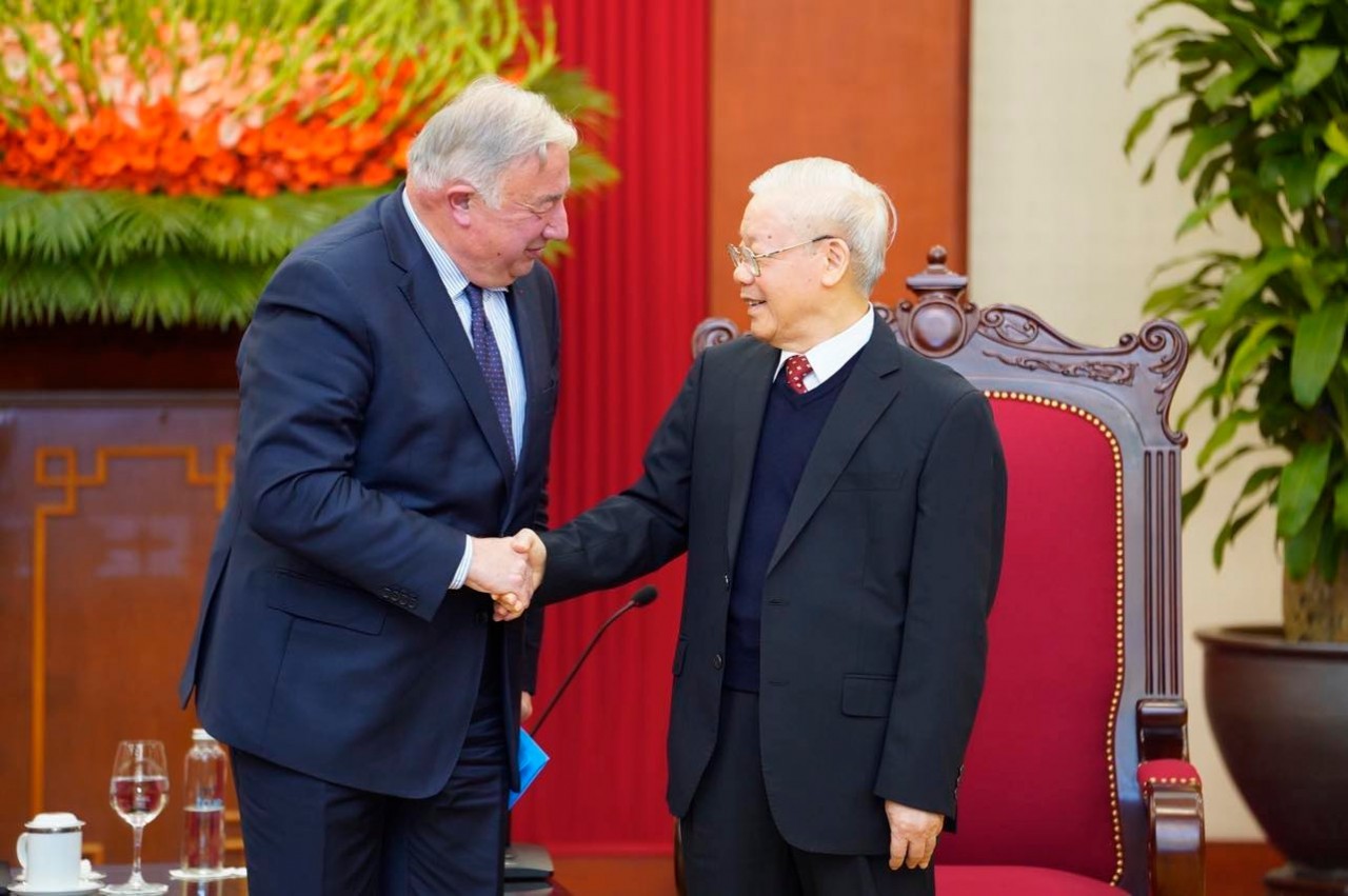 General Secretary Nguyen Phu Trong and President of the French Senate Gérard Larcher. Photo: French embassy in Hanoi