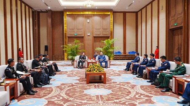 At the meeting between representatives of the Vietnam Coast Guard (VCG) High Command and the Indonesian Coast Guard (Bakamla). Photo: baotintuc.vn