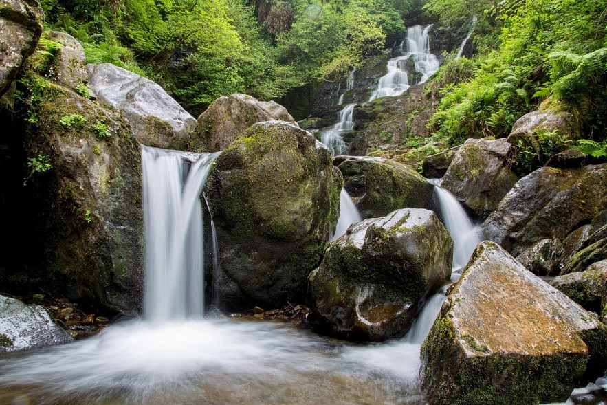 The Uniqueness of The Waterfalls at Song Cliff