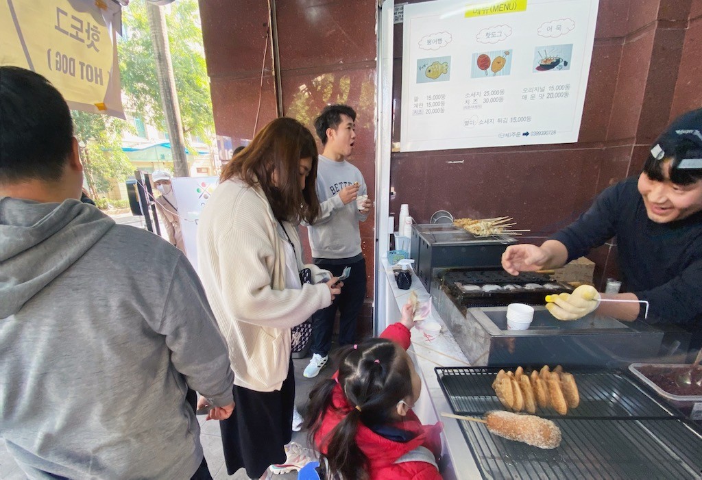 A Look at Hanoi's "Korea Town" in Nam Tu Liem