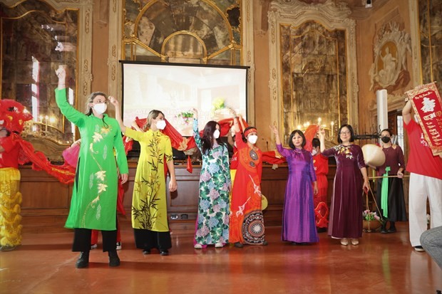 Italian Students Enthusiastic about Vietnamese Language, Culture