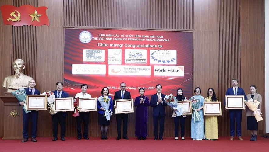 37 Foreign NGOs Honored for Valuable Contributions to Vietnam's Development