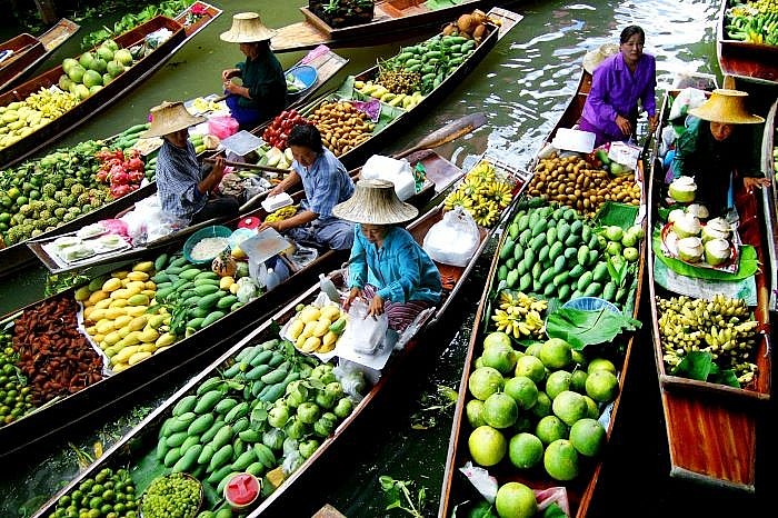 The Cultural Beauty of Floating Markets in the South