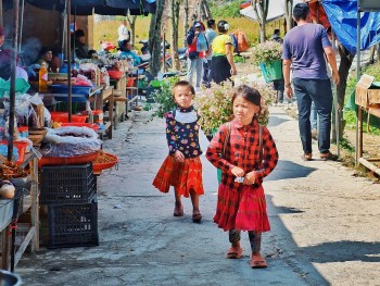 Explore The Most Colorful Markets In Ha Giang
