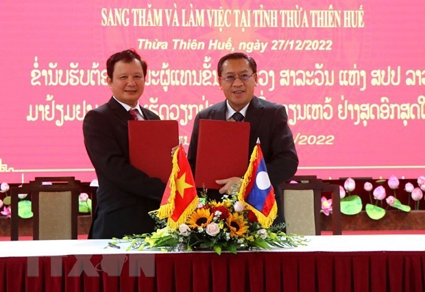 Leaders of Thua Thien-Hue and Salavan sign cooperation agreement for 2022-2026. Photo: VNA