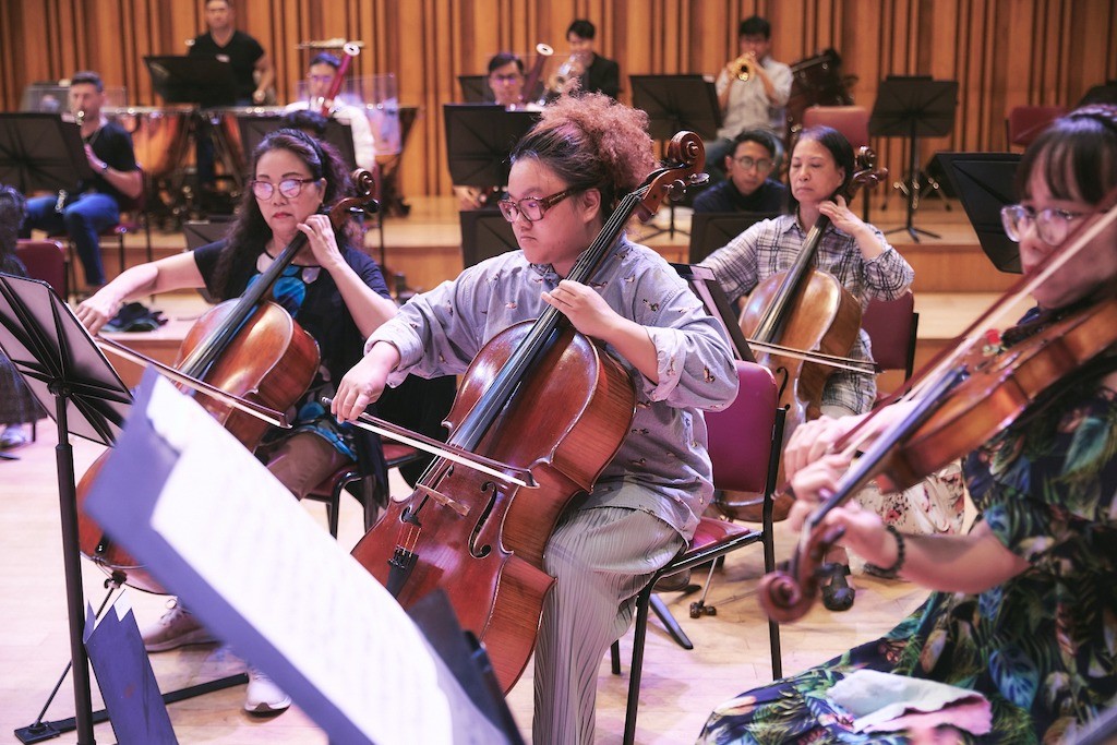 The musicians are back in the rehearsal hall this week, preparing for a conducting workshop to be held by Olivier Ochanine and the SSO from Thursday to Saturday.