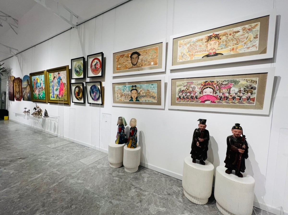 “Mysterious Asia” - Painting And Ceramic Exhibition Opens In Ho Chi Minh City