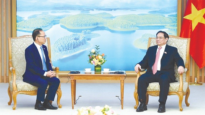 Outgoing Cambodian Ambassador Says Farewell to Prime Minister