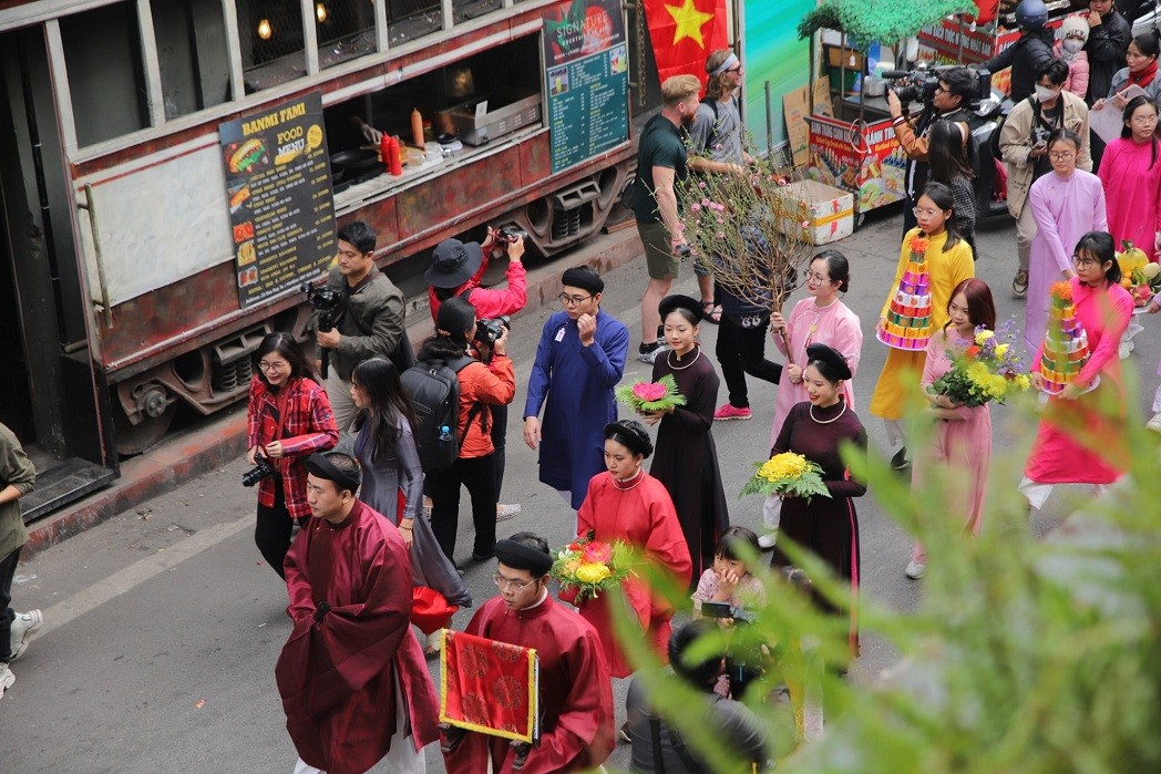 Program Welcomes Lunar New Year in Hanoi’s Old Quarter