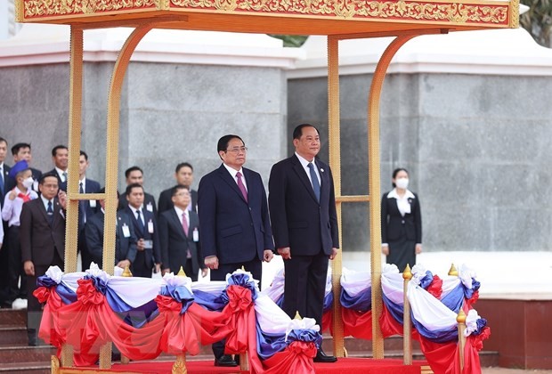 Prime Minister Arrives in Vientiane, Starting Official Visit to Laos
