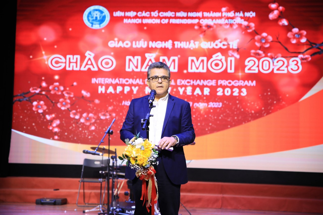 Palestinian Ambassador to Vietnam Saadi Salama thanks the HAUFO together with the organizers for hosting this meaningful night, helping promote friendship between Vietnam and other countries. Source: HAUFO