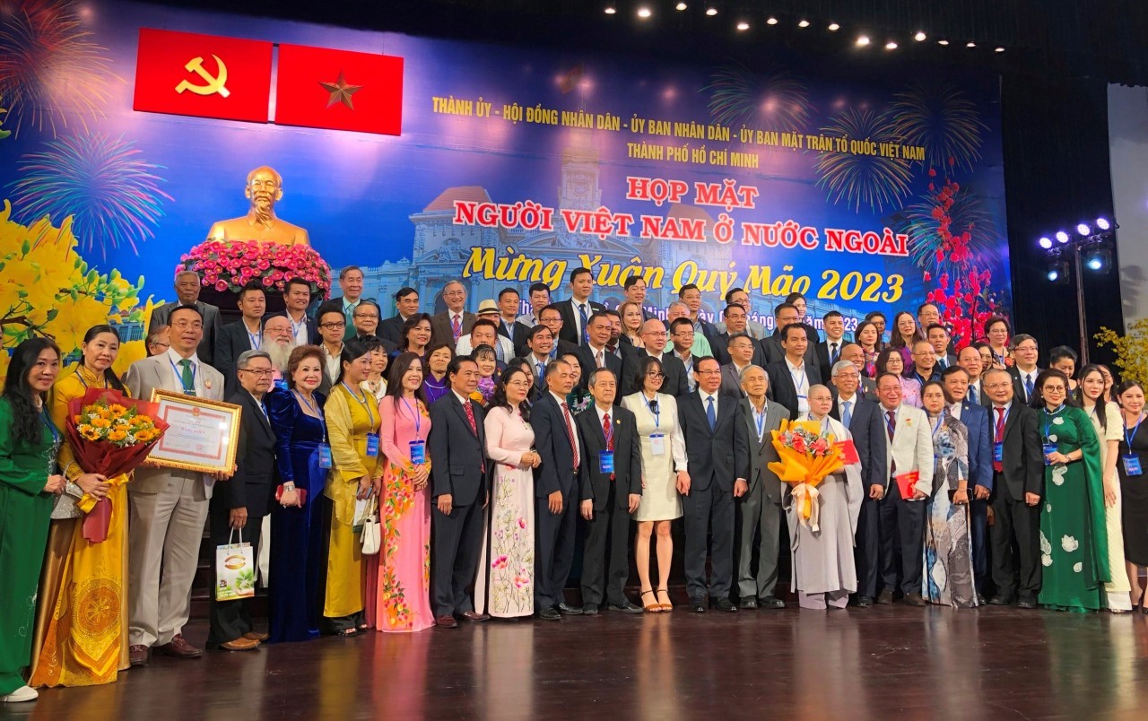 overseas vietnamese return to celebrate tet after covid 19