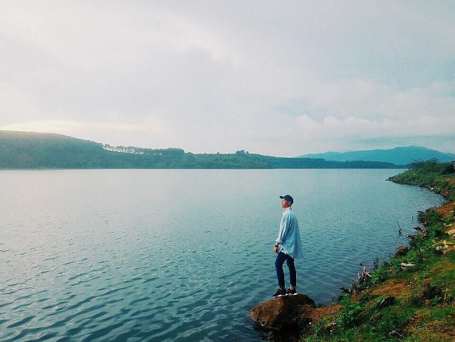 Explore The Mesmerizing Natural Pleiku Lake In The Central Highlands