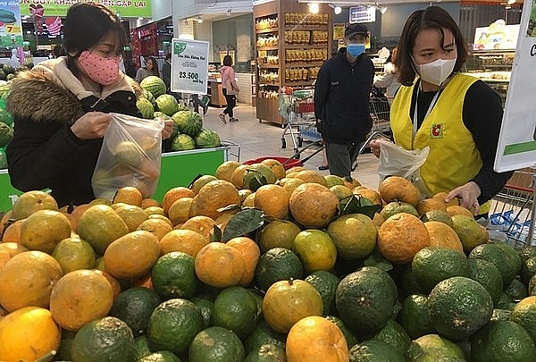 Shoppers at Big C Thang Long supermarket. Source: qdnd.vn