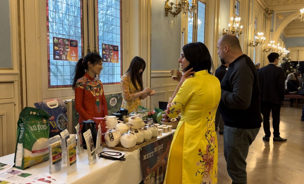 Vietnamese Culture Shines in France