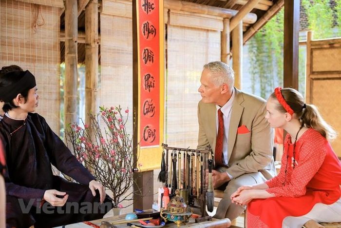 Foreign Ambassadors Experience Vietnamese Tet