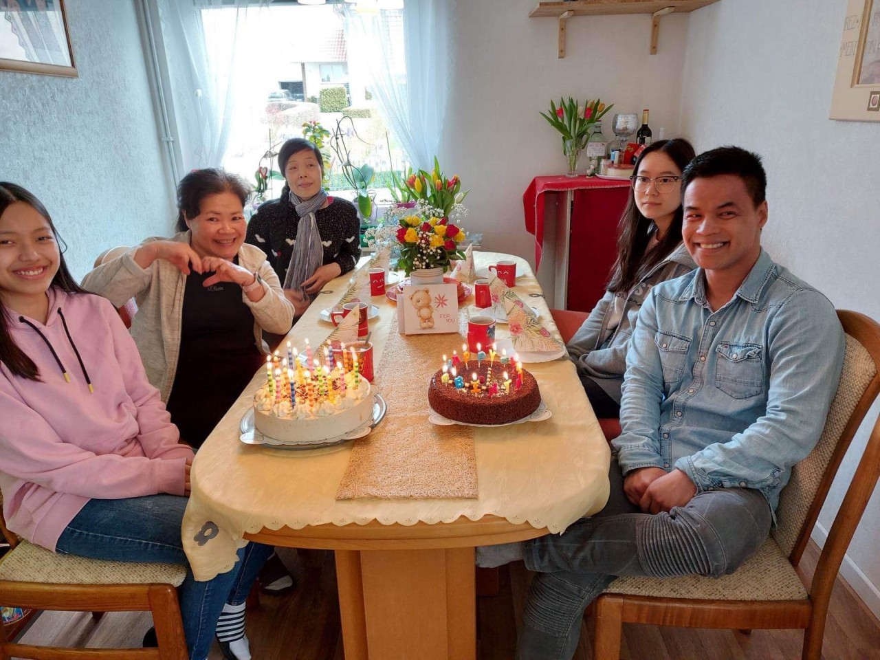 vietnamese expats support those in needs spreading year end positivity