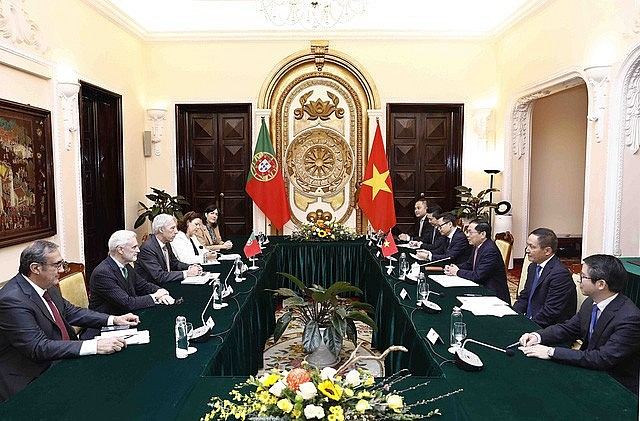 Prime Minister Suggests Vietnam, Portugal Raise Bilateral Trade to US$1 Billion