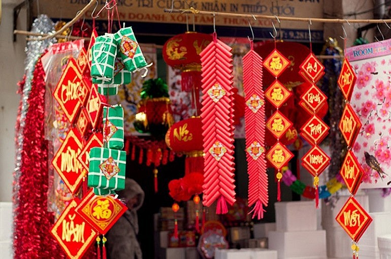 Red represents luck and prosperity in Vietnamese Lunar New Year customs.
