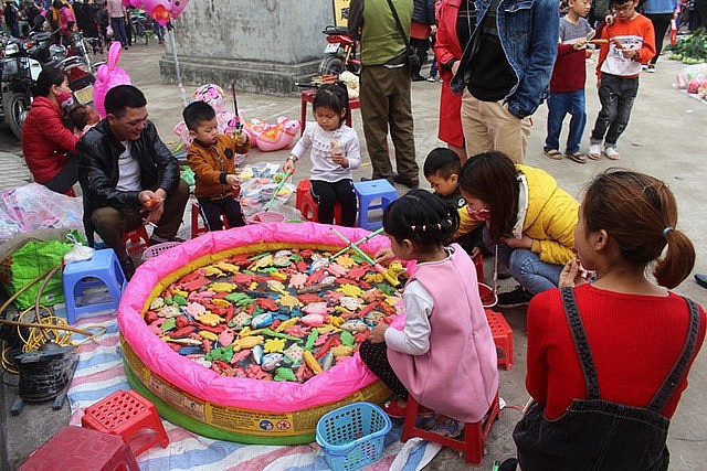 Buy Some Luck at a Traditional, Vietnamese Spring Market