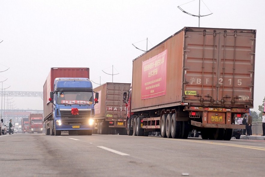 Export and import via Bac Luan 2 Bridge and pontoon bridge Km3+4 Hai Yen of the Mong Cai International Border Gate in northern Quang Ninh province resumed on January 28.