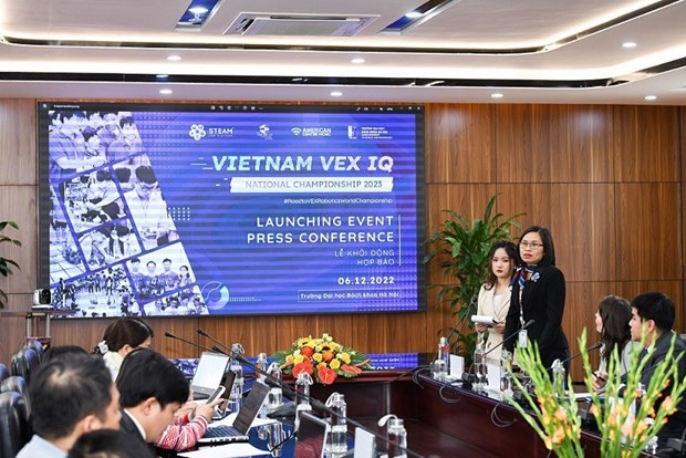 At a press conference in Hanoi on December 6, 2022 launching the 2023 Vietnam VEX IQ National Robotics Championship. Photo: baoquocte.vn